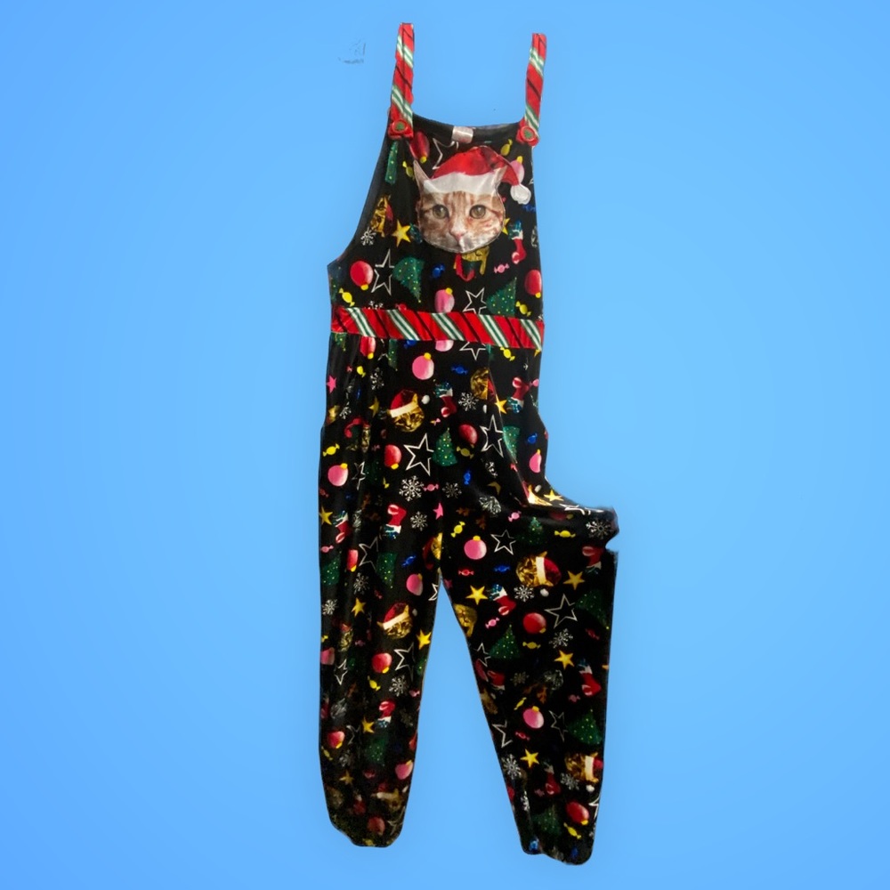No Boundaries Cat with Santa Hat Overalls Black Multi Juniors Xtra Large (15-17)